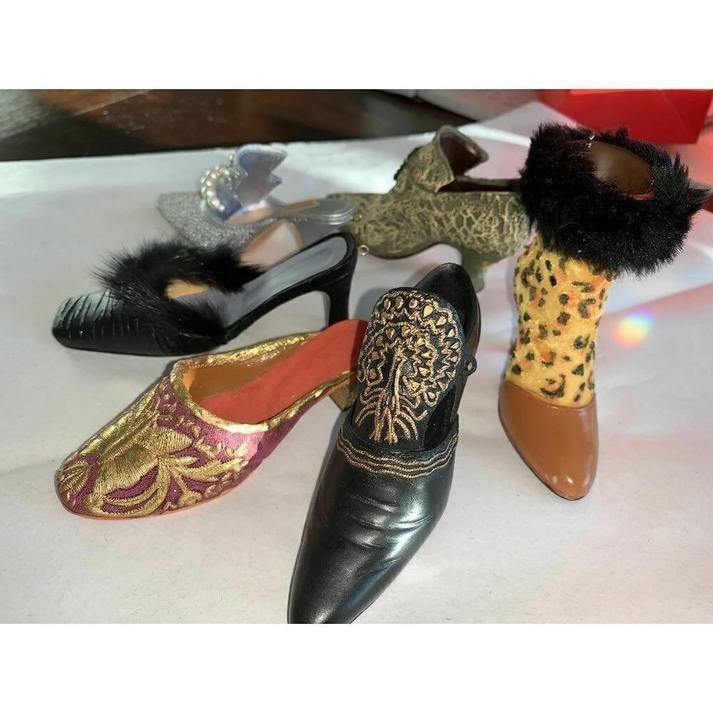 Shoe Ornaments w/hook on heel Set of 6 Miniatures Collectors Fun Gifts
